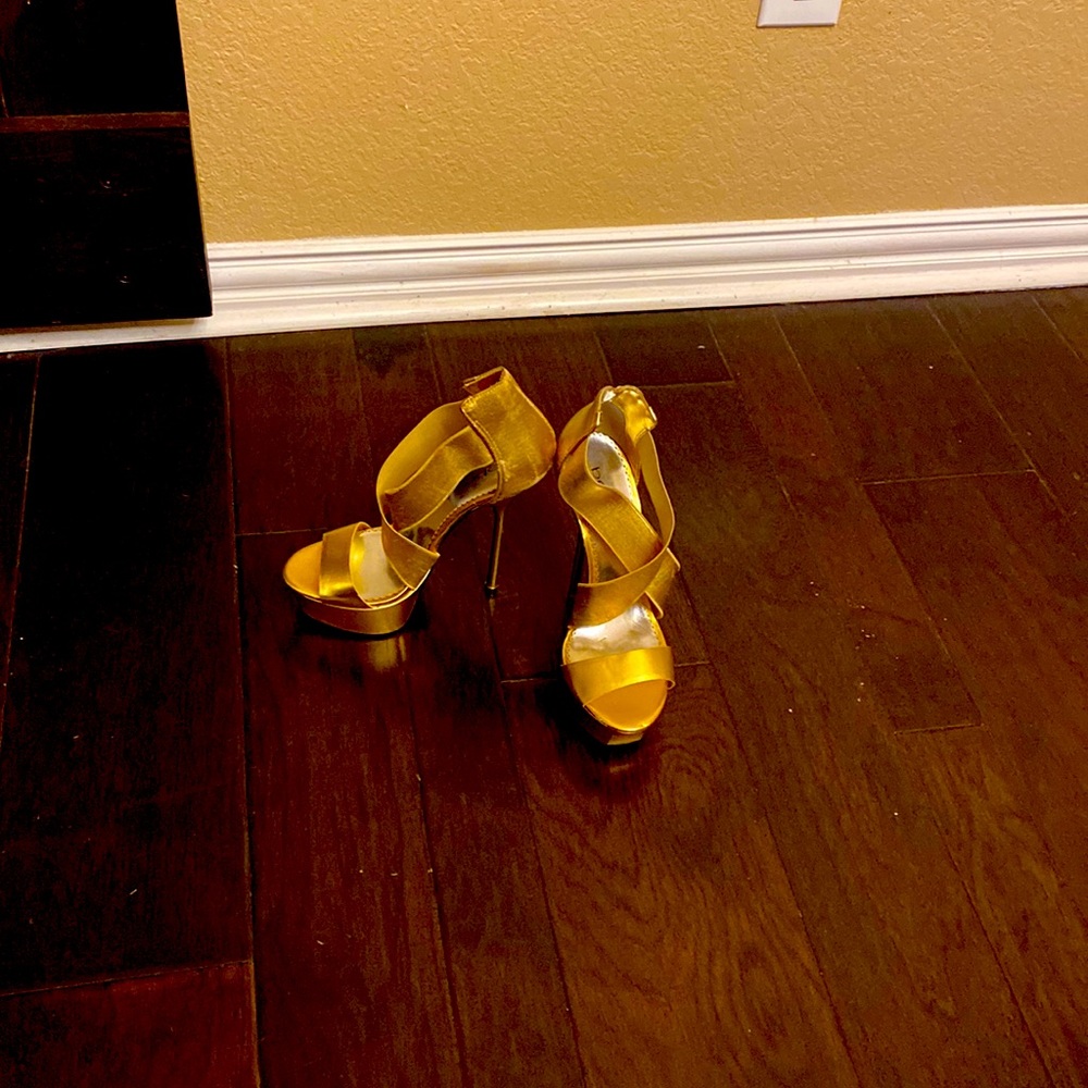 Gold size 10